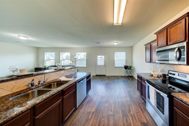 511 Oporto Path, Crosby, TX 77532