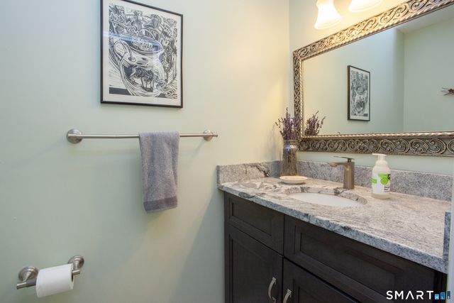 17 Wiggins Farm Drive C, Simsbury, CT 06070