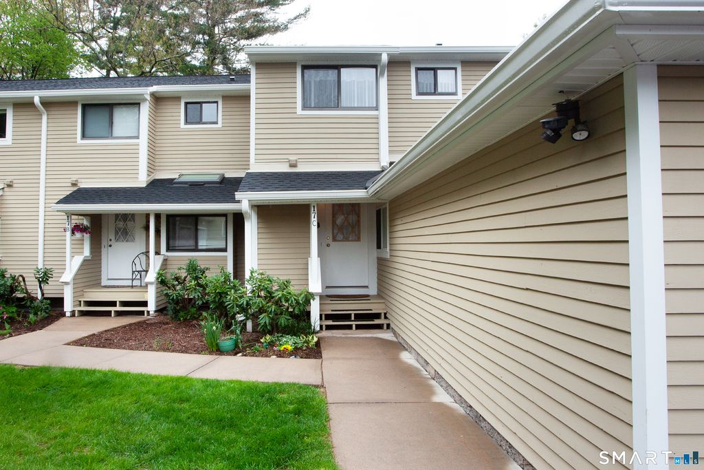 17 Wiggins Farm Drive C, Simsbury, CT 06070