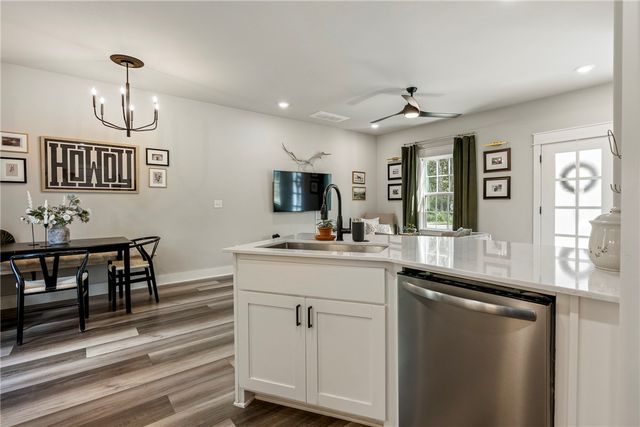 16 Kinloch Drive, Bella Vista, AR 72715