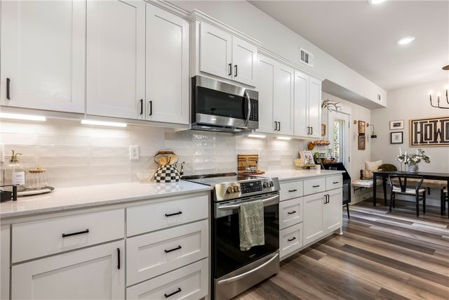 16 Kinloch Drive, Bella Vista, AR 72715