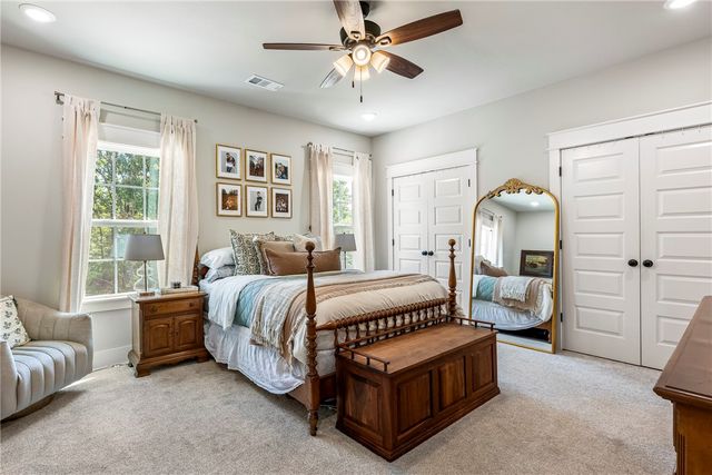 16 Kinloch Drive, Bella Vista, AR 72715