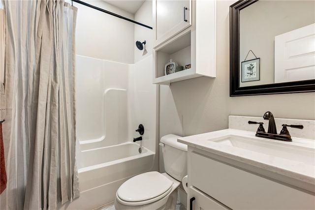 16 Kinloch Drive, Bella Vista, AR 72715