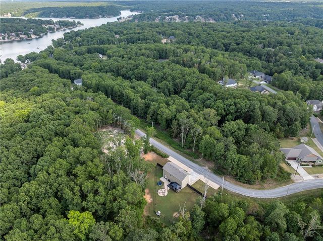 16 Kinloch Drive, Bella Vista, AR 72715