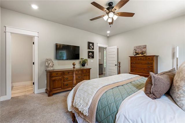 16 Kinloch Drive, Bella Vista, AR 72715