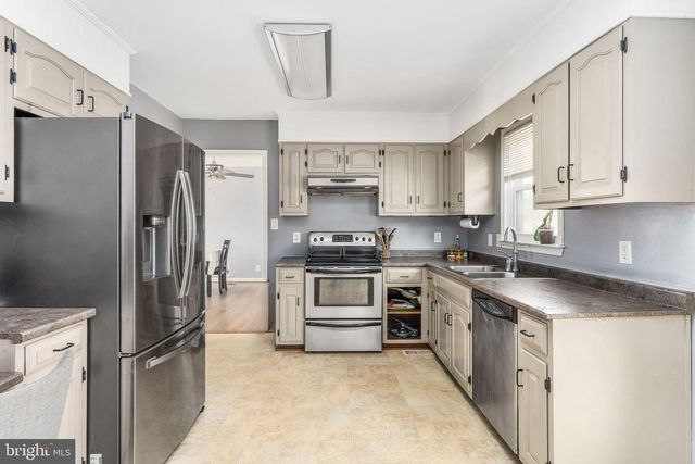 22 LESLIE DR, Stafford, VA 22556