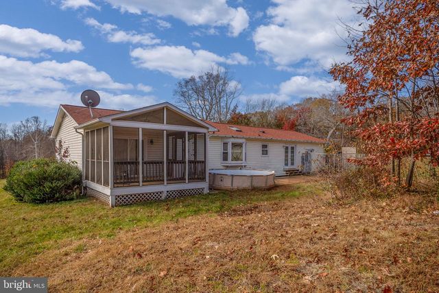 22 LESLIE DR, Stafford, VA 22556