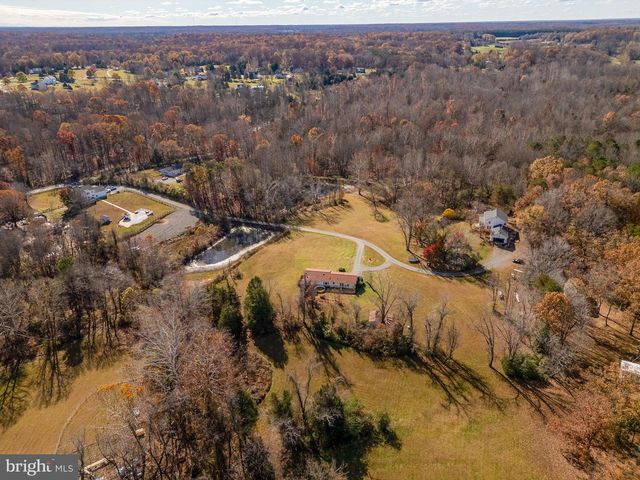 22 LESLIE DR, Stafford, VA 22556