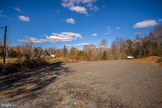 22 LESLIE DR, Stafford, VA 22556