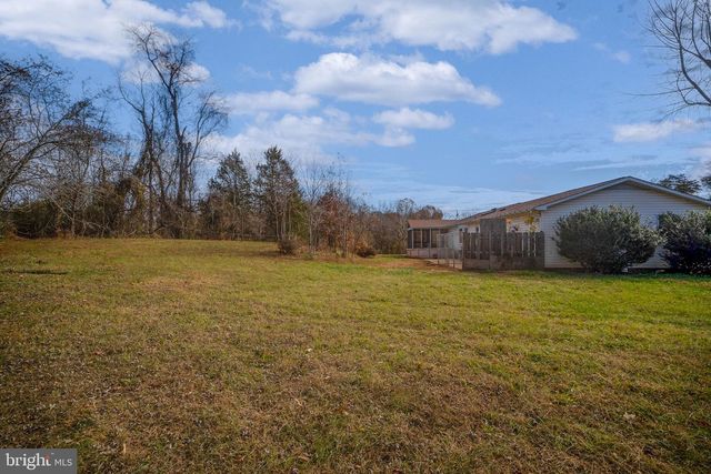 22 LESLIE DR, Stafford, VA 22556