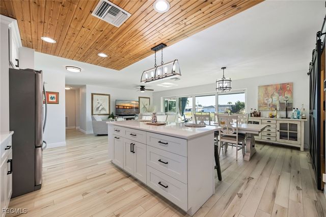 3113 SE 17 PL, Cape Coral, FL 33904