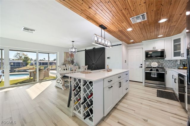 3113 SE 17 PL, Cape Coral, FL 33904