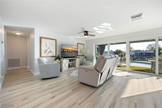 3113 SE 17 PL, Cape Coral, FL 33904