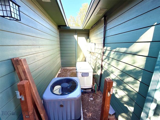 17 Gemini Road, Emigrant, MT 59027