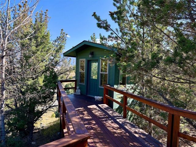 17 Gemini Road, Emigrant, MT 59027