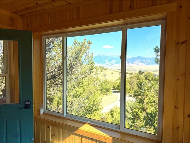 17 Gemini Road, Emigrant, MT 59027