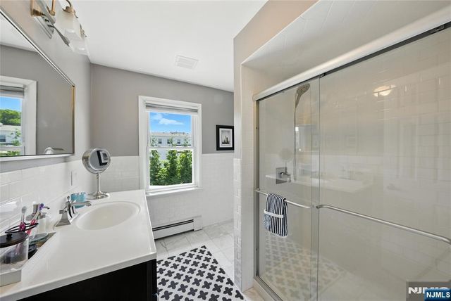 80 Rose Street, Wood Ridge, NJ 07075