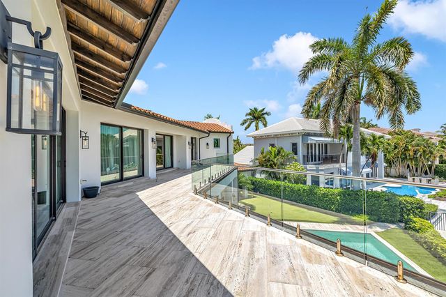 2300 NE 34th Court, Lighthouse Point, FL 33064