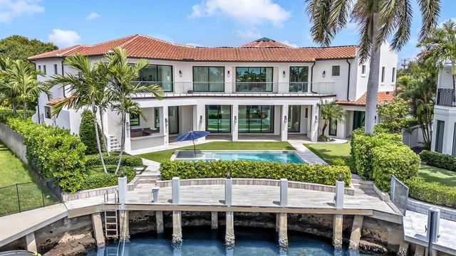 2300 NE 34th Court, Lighthouse Point, FL 33064
