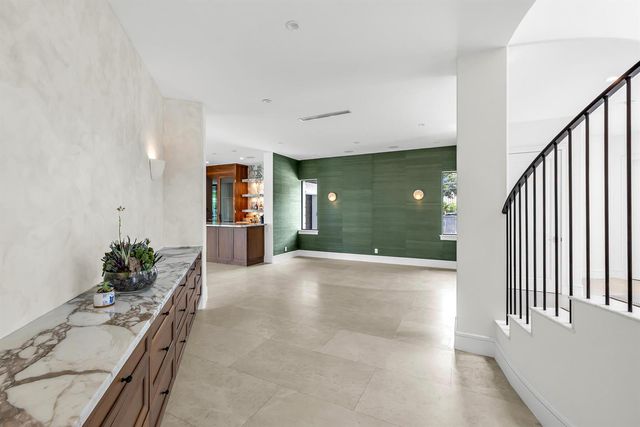 2300 NE 34th Court, Lighthouse Point, FL 33064
