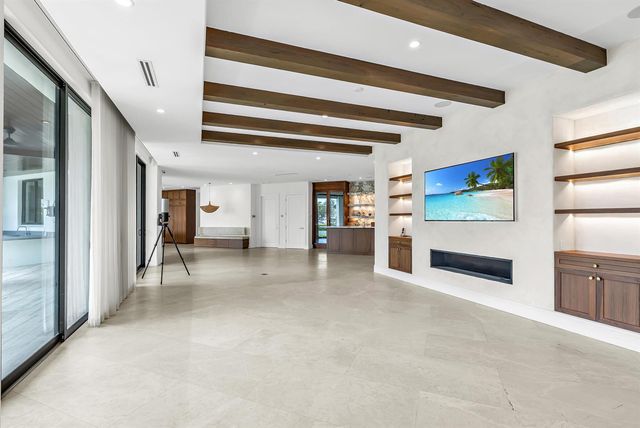 2300 NE 34th Court, Lighthouse Point, FL 33064