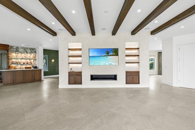 2300 NE 34th Court, Lighthouse Point, FL 33064