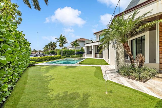 2300 NE 34th Court, Lighthouse Point, FL 33064