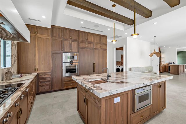 2300 NE 34th Court, Lighthouse Point, FL 33064