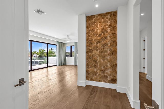 2300 NE 34th Court, Lighthouse Point, FL 33064