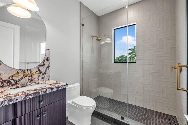 2300 NE 34th Court, Lighthouse Point, FL 33064