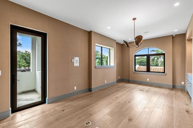 2300 NE 34th Court, Lighthouse Point, FL 33064