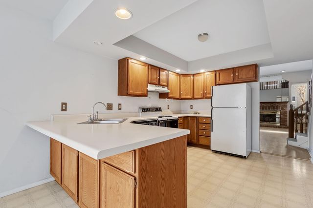 126 Bluegrass Drive, Schererville, IN 46375