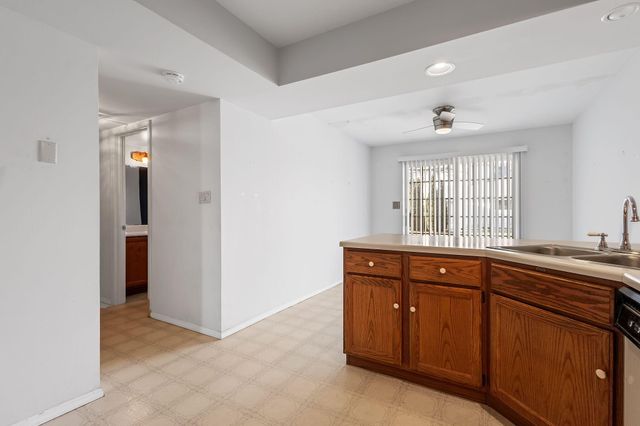 126 Bluegrass Drive, Schererville, IN 46375