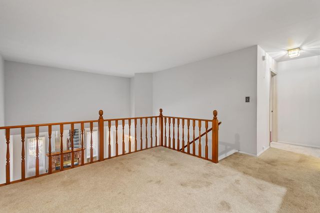 126 Bluegrass Drive, Schererville, IN 46375