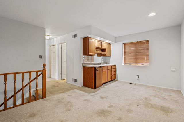 126 Bluegrass Drive, Schererville, IN 46375