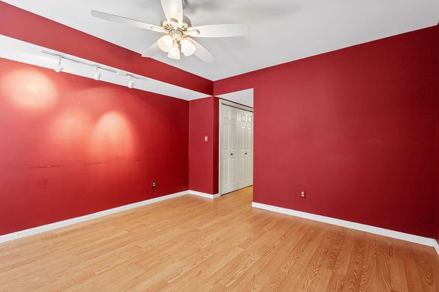 126 Bluegrass Drive, Schererville, IN 46375