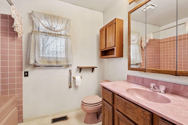 126 Bluegrass Drive, Schererville, IN 46375