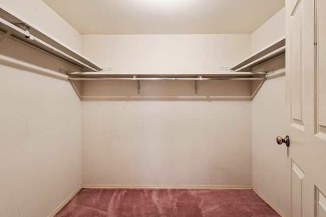 126 Bluegrass Drive, Schererville, IN 46375