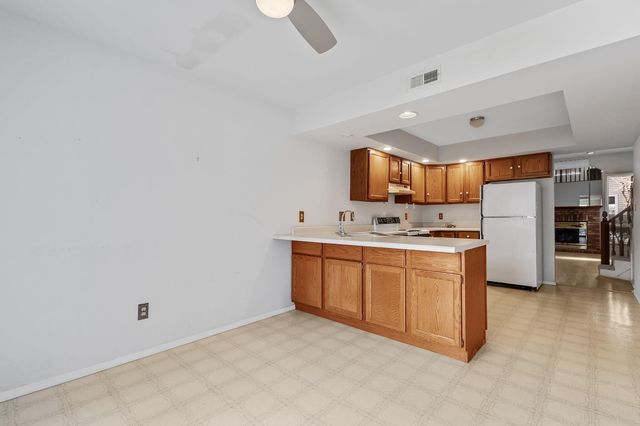 126 Bluegrass Drive, Schererville, IN 46375