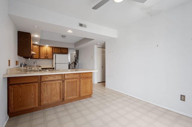 126 Bluegrass Drive, Schererville, IN 46375