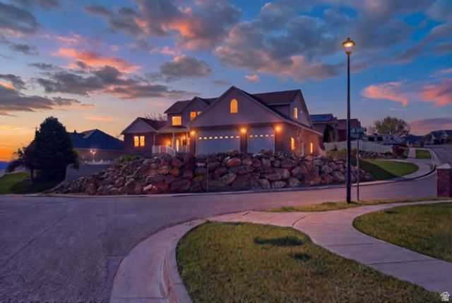 1035 N VALLEY DR, Tremonton, UT 84337