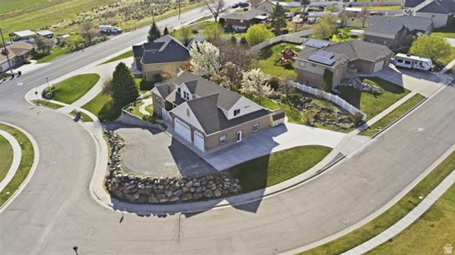 1035 N VALLEY DR, Tremonton, UT 84337