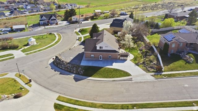 1035 N VALLEY DR, Tremonton, UT 84337