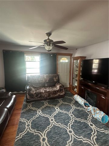 455 child Street 3, Bristol, RI 02885