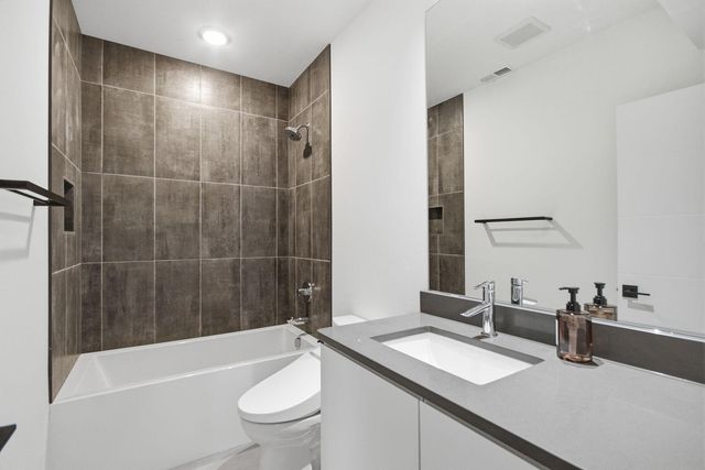 4407 SILVER VALLEY DR, Columbia, MO 65203