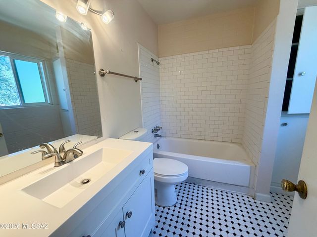 835 N 6Th Avenue, Tucson, AZ 85705