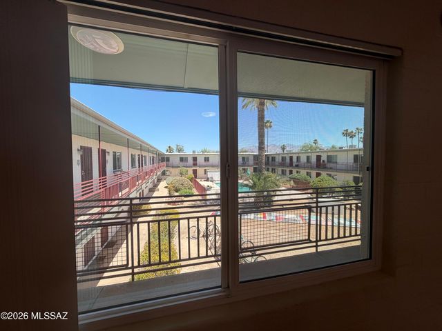 835 N 6Th Avenue, Tucson, AZ 85705