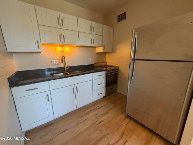 835 N 6Th Avenue, Tucson, AZ 85705