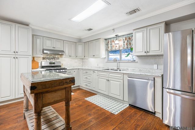 11028 Hooper Rd, Baton Rouge, LA 70818