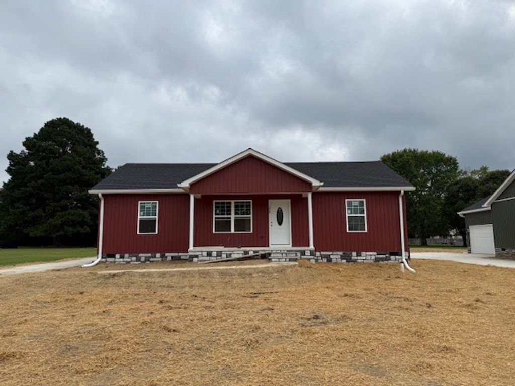 1415 Old Estill Springs Rd, Tullahoma, TN 37388